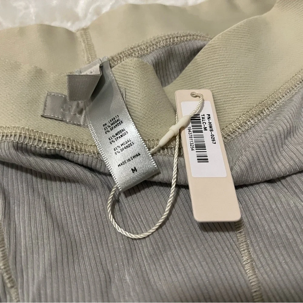 Skims Soft Lounge Boxer Short - Picture 3 of 3